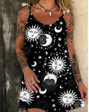 Kurzes Kleid mit 3D-Druck und Halloween-Totenkopf und Schnürung