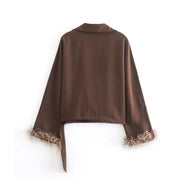 Mode dammanschett med fjäderkant kort silkesatinskjorta